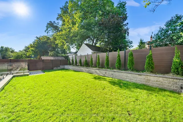 Additional image 37 of 184 Poyntz Ave