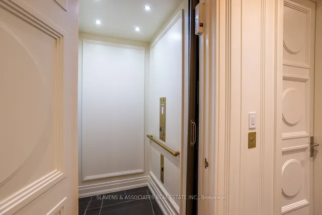 Additional image 19 of 15 Tudor Gate