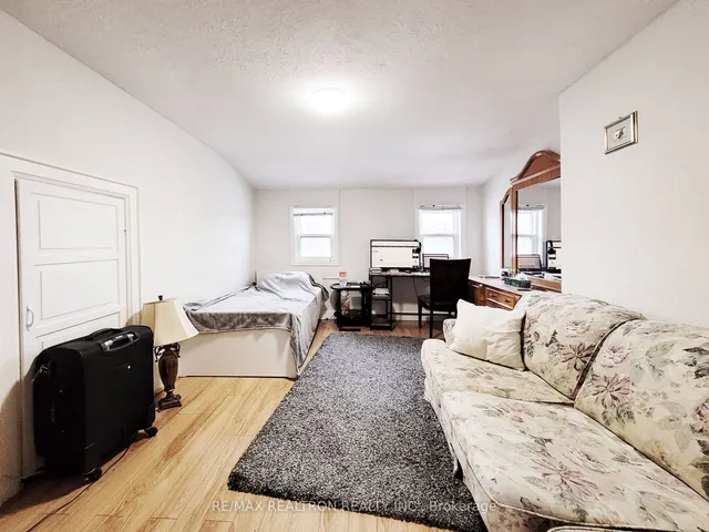 Additional image 19 of 185 Steeles Ave