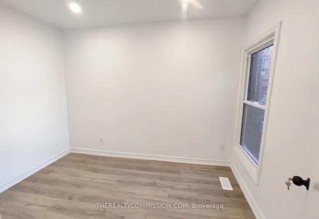 Additional image 22 of 613 Dufferin St