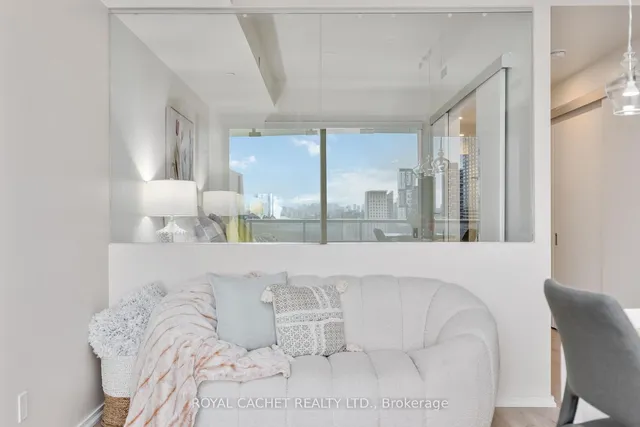 Additional image 25 of 197 Yonge St Unit 1411