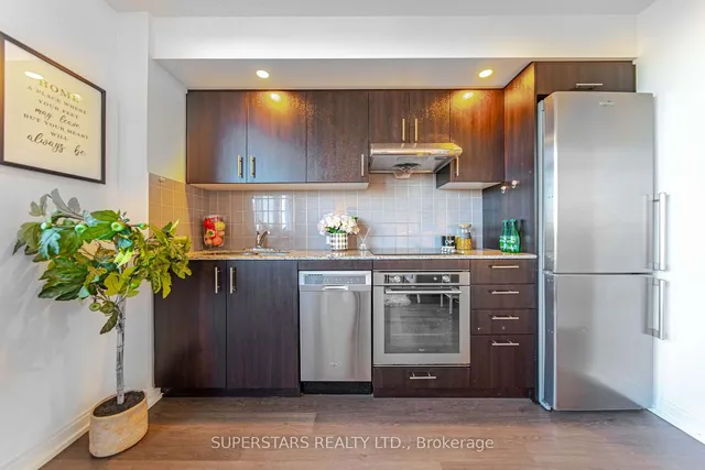 Additional image 7 of 255 Village Green Sq Unit 408