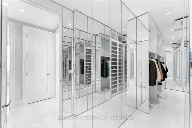 Additional image 33 of 50 Yorkville Ave Unit 4001