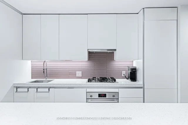 Additional image 17 of 629 King St Unit 212