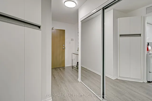 Additional image 3 of 1001 Bay St Unit 519