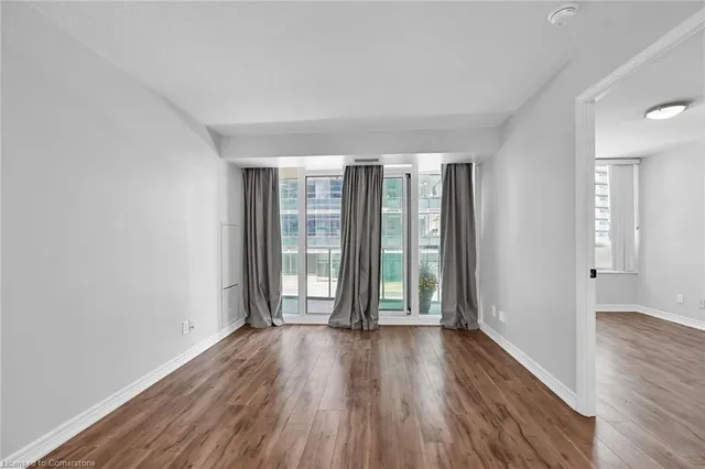 Additional image 25 of 30 Grand Trunk Cres Unit 709