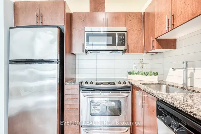 Additional image 19 of 96 St Patrick St Unit 103