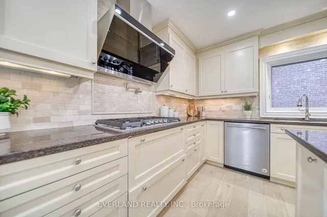 Additional image 18 of 8 Elliotwood Crt