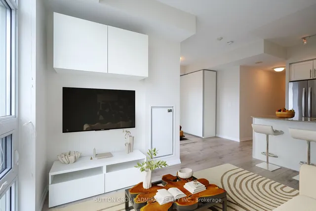 Additional image 5 of 75 East Liberty St Unit 1802