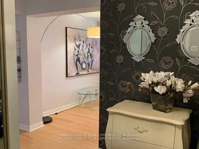 Additional image 3 of 55 Harbour Sq Unit 1417