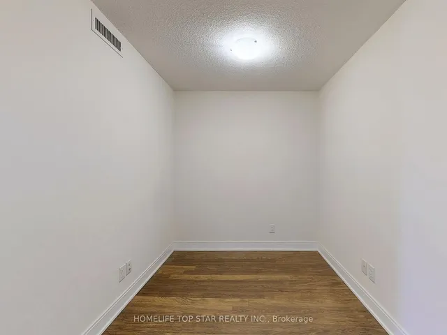 Additional image 20 of 135 Village Green Sq Unit 2821
