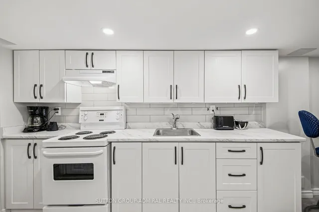 Additional image 28 of 658 Dundas St