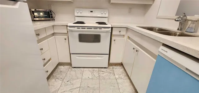 Additional image 11 of 942 Yonge St Unit 703