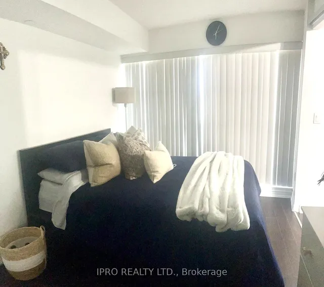 Additional image 19 of 386 Yonge St Unit 708