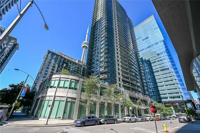 30 Grand Trunk Cres Unit 709