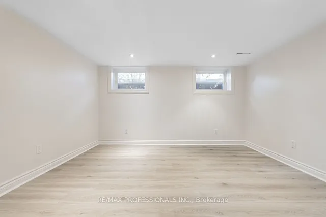 Additional image 31 of 54 Robin Hood Rd