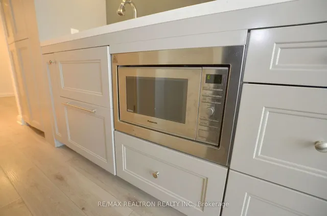 Additional image 14 of 155 Yorkville Ave Unit 713