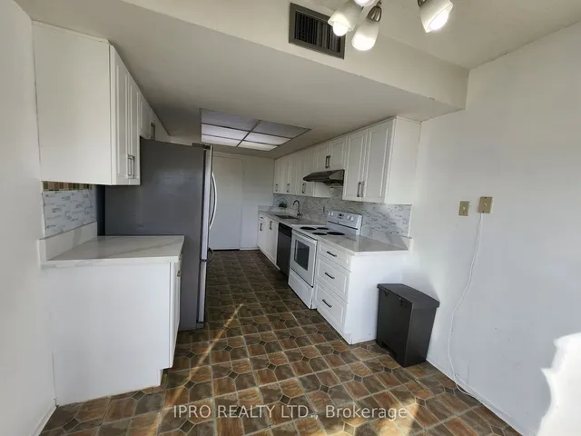 Additional image 18 of 330 Alton Towers Circ Unit 1611