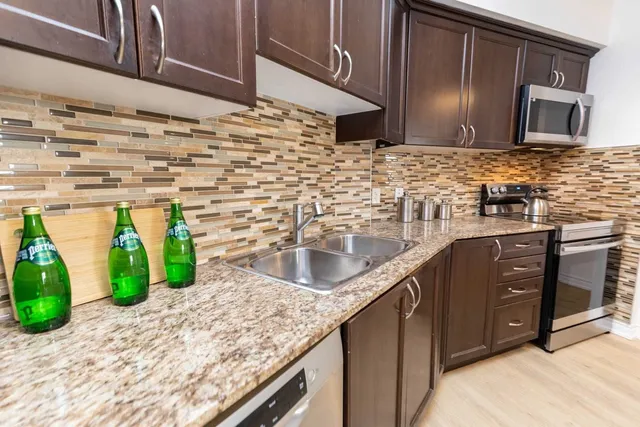 Additional image 37 of 11 Christie St Unit 507