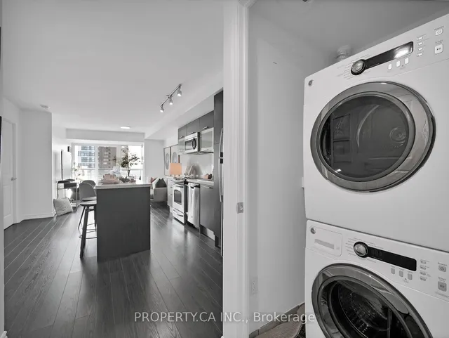 Additional image 22 of 386 Yonge St Unit 2105