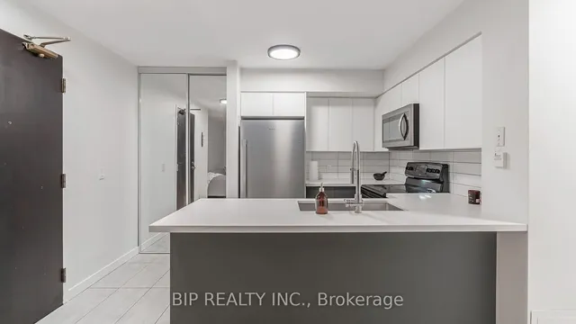 Additional image 8 of 30 Grand Trunk Cres Unit 315