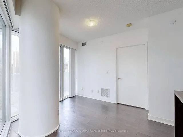 Additional image 8 of 88 Harbour St Unit 3402