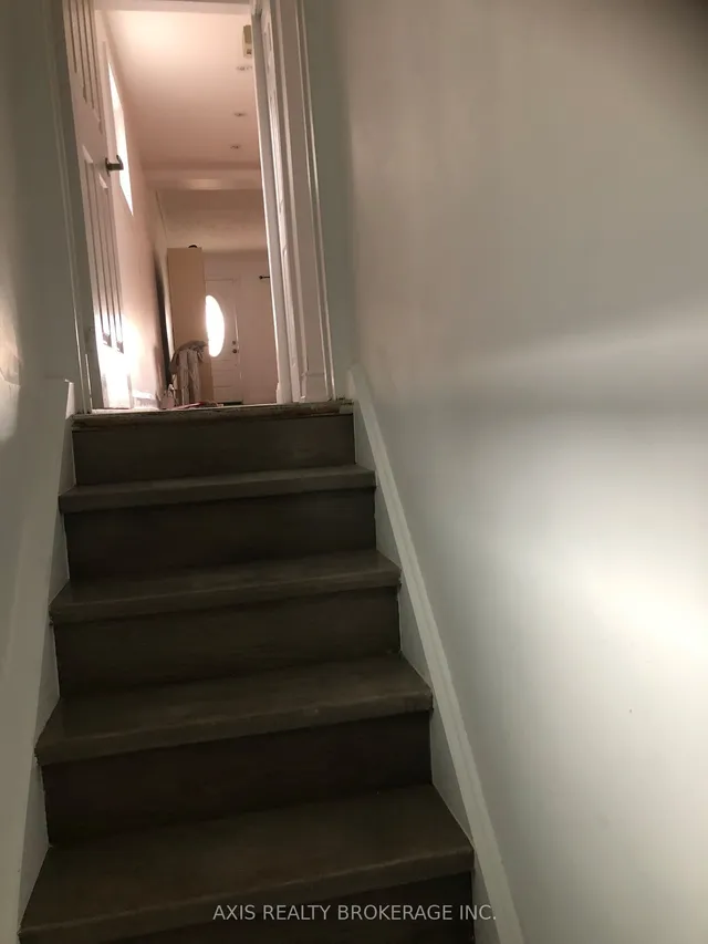 Additional image 11 of 596 Glenholme Ave