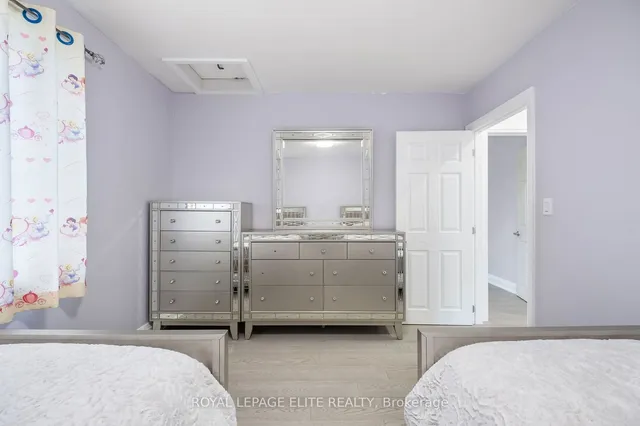 Additional image 18 of 6 LACHINE Crt