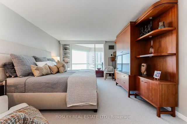 Additional image 17 of 10 Queens Quay Unit 2006