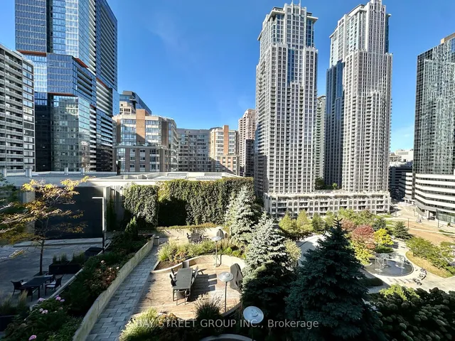 Additional image 19 of 386 Yonge St Unit 720