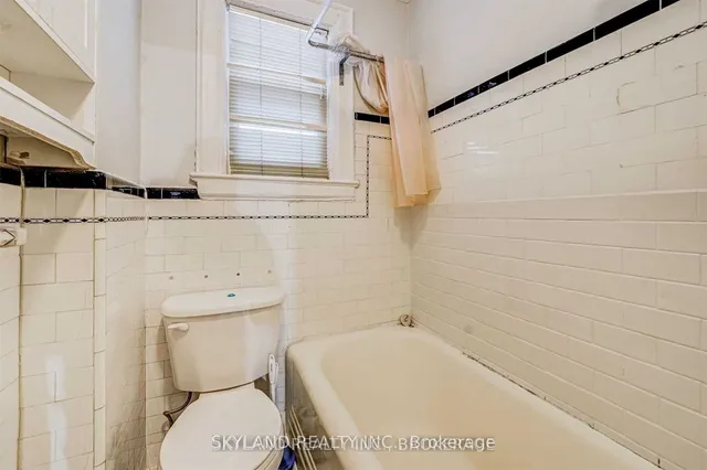 Additional image 28 of 996-998 Avenue Rd