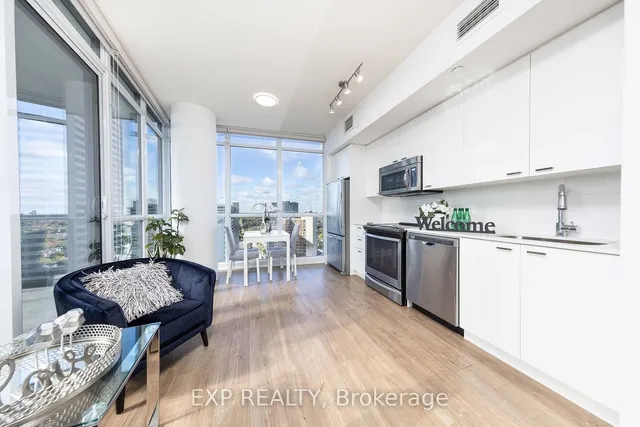 Additional image 4 of 30 Roehampton Ave Unit 2002