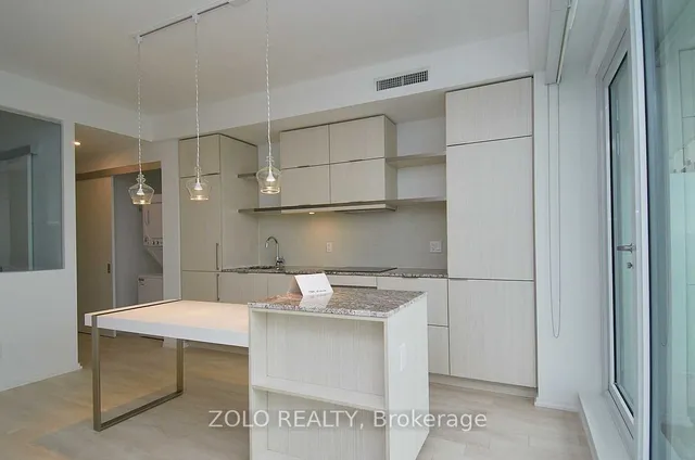 Additional image 4 of 197 Yonge St Unit 5611