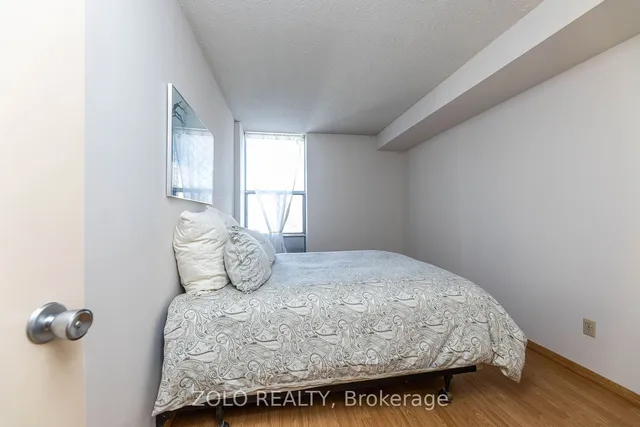 Additional image 15 of 20 Fashion Roseway Unit 516
