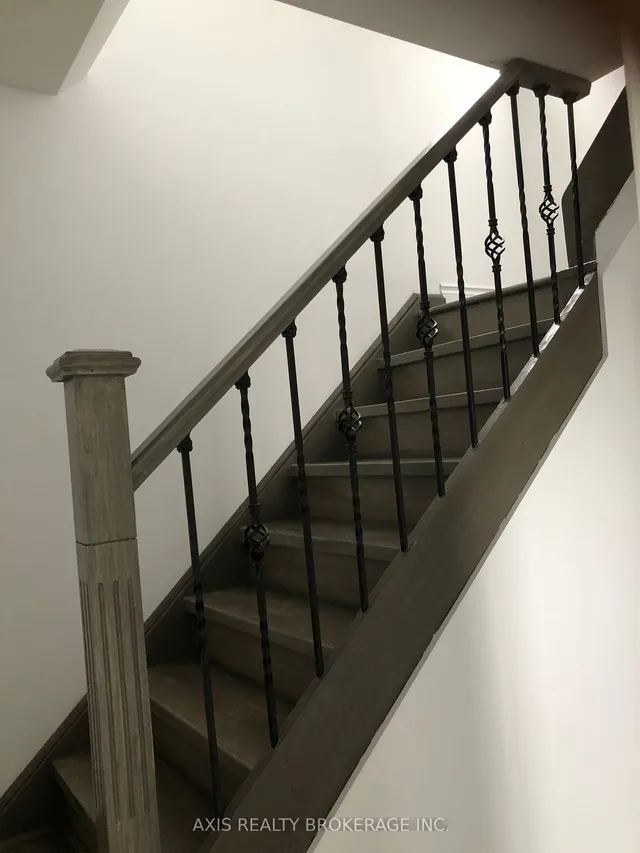 Additional image 7 of 596 Glenholme Ave