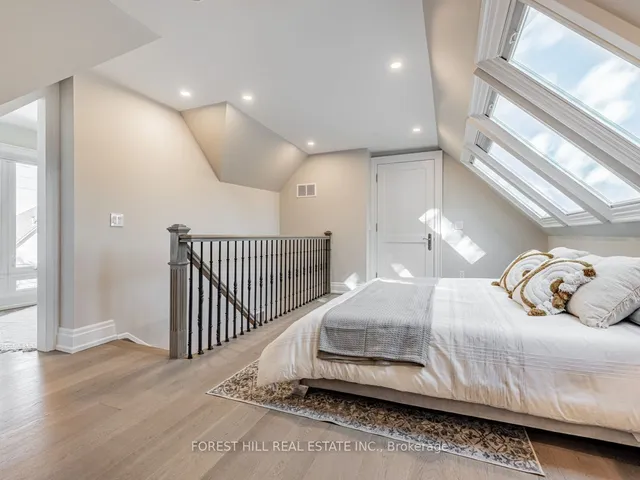 Additional image 30 of 15 Strathallan Blvd