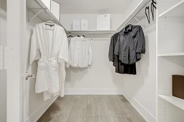 Additional image 29 of 118 Merchants' Wharf Unit 104