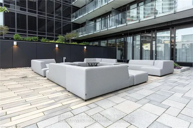 Additional image 34 of 4208 Dundas St Unit 315