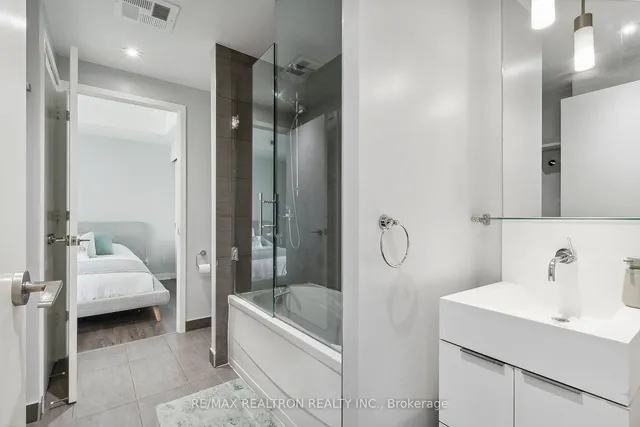 Additional image 13 of 110 Charles St Unit 2604