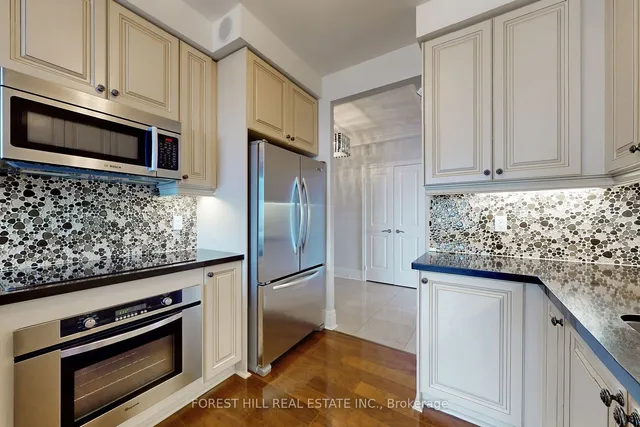 Additional image 10 of 35 Balmuto St Unit 3401