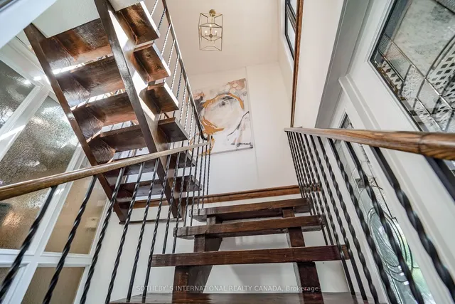 Additional image 25 of 41 Meadowcliffe Dr