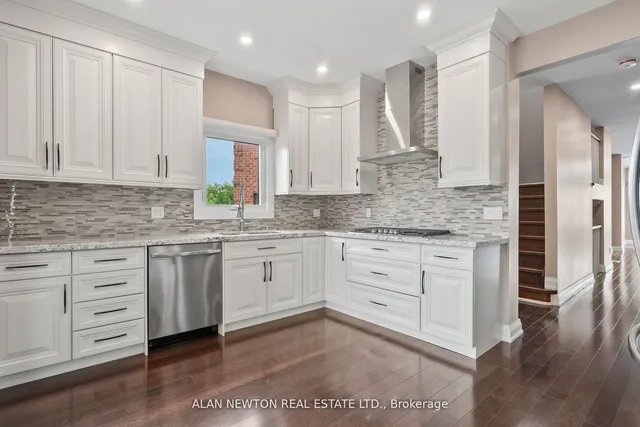 Additional image 10 of 31 Carnival Crt