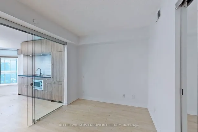 Additional image 9 of 155 Yorkville Ave Unit 2811