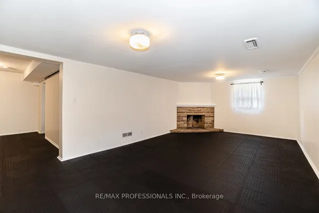 Additional image 27 of 52 Valecrest Dr