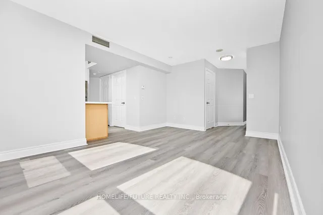 Additional image 8 of 763 BAY St Unit 4211