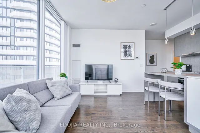 Additional image 16 of 100 Harbour St Unit 6004