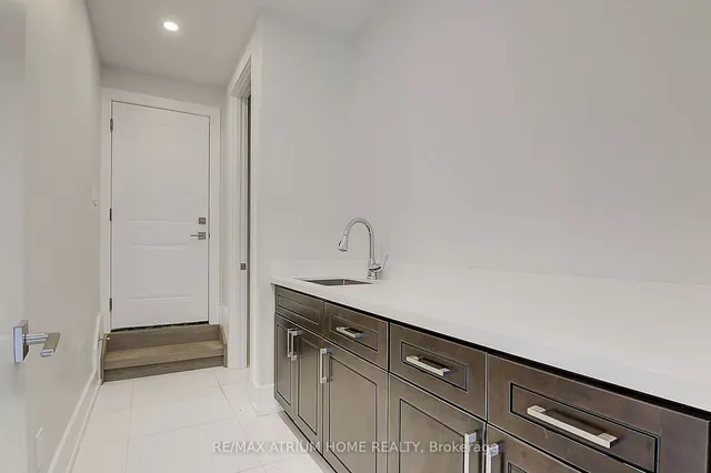 Additional image 17 of 58 Larabee Cres