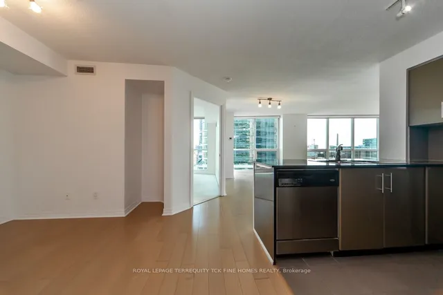 Additional image 12 of 16 Yonge St Unit 1109