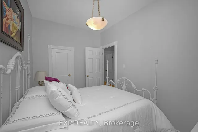 Additional image 21 of 102 Manning Ave