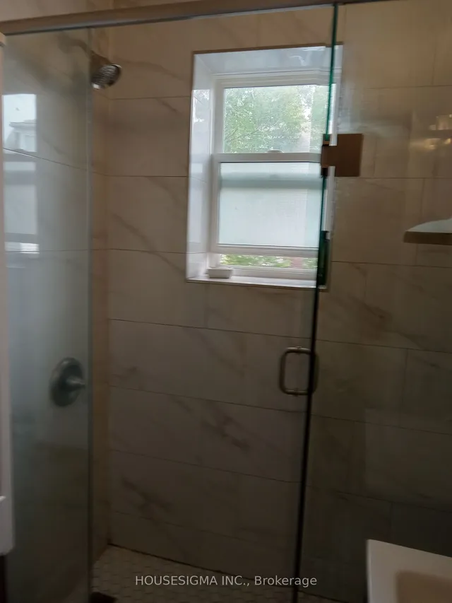 Additional image 17 of 256 Woodbine Ave